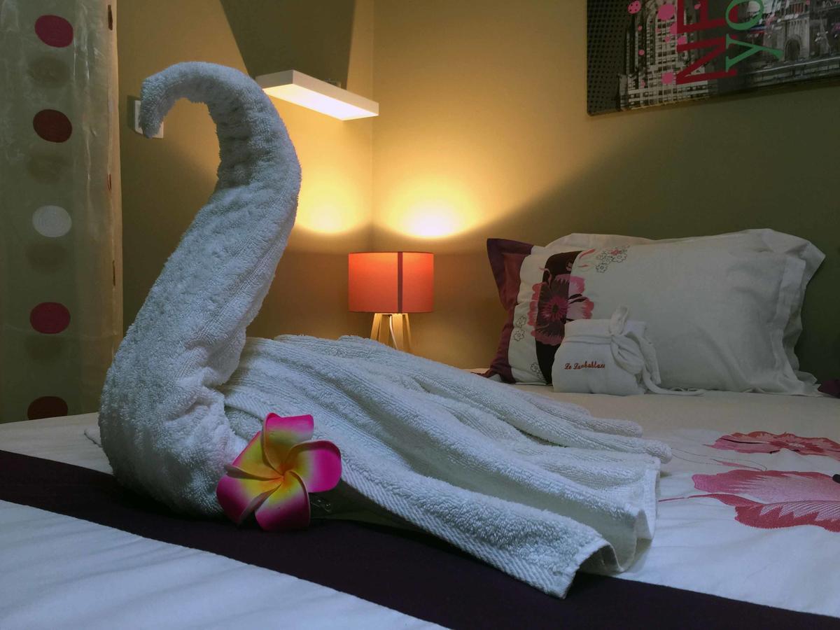 Le Lambablanc Bed and Breakfast Bras-Panon Exterior foto