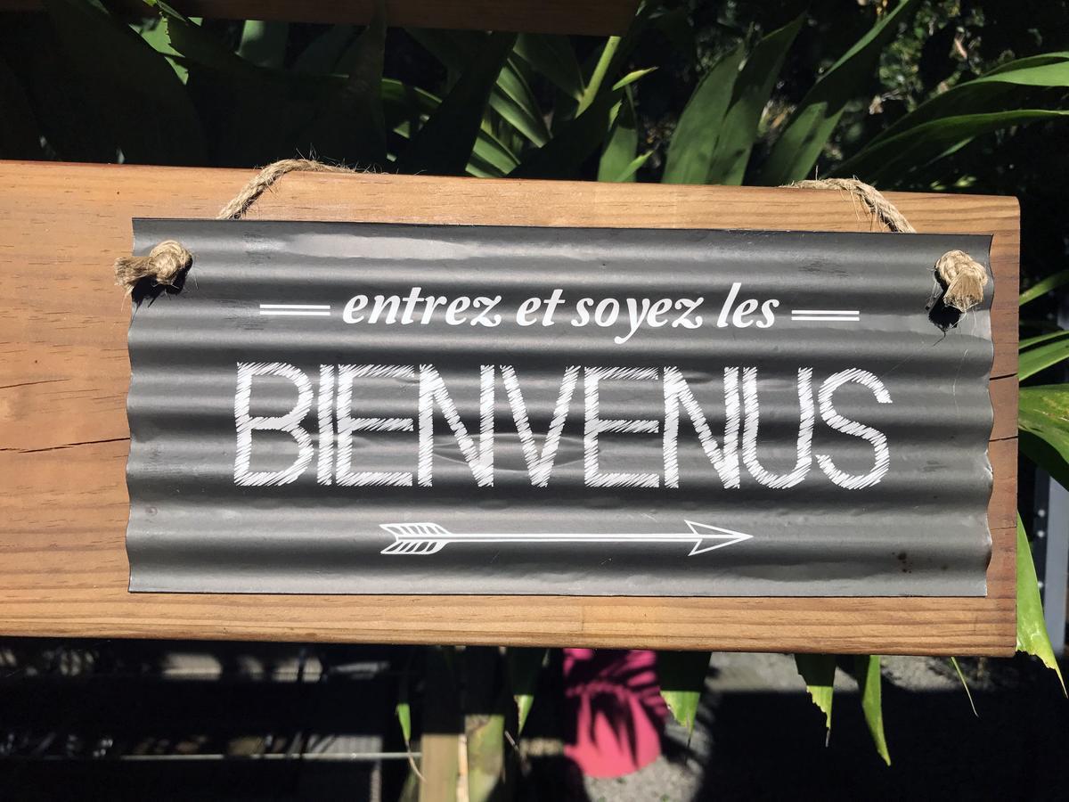 Le Lambablanc Bed and Breakfast Bras-Panon Exterior foto