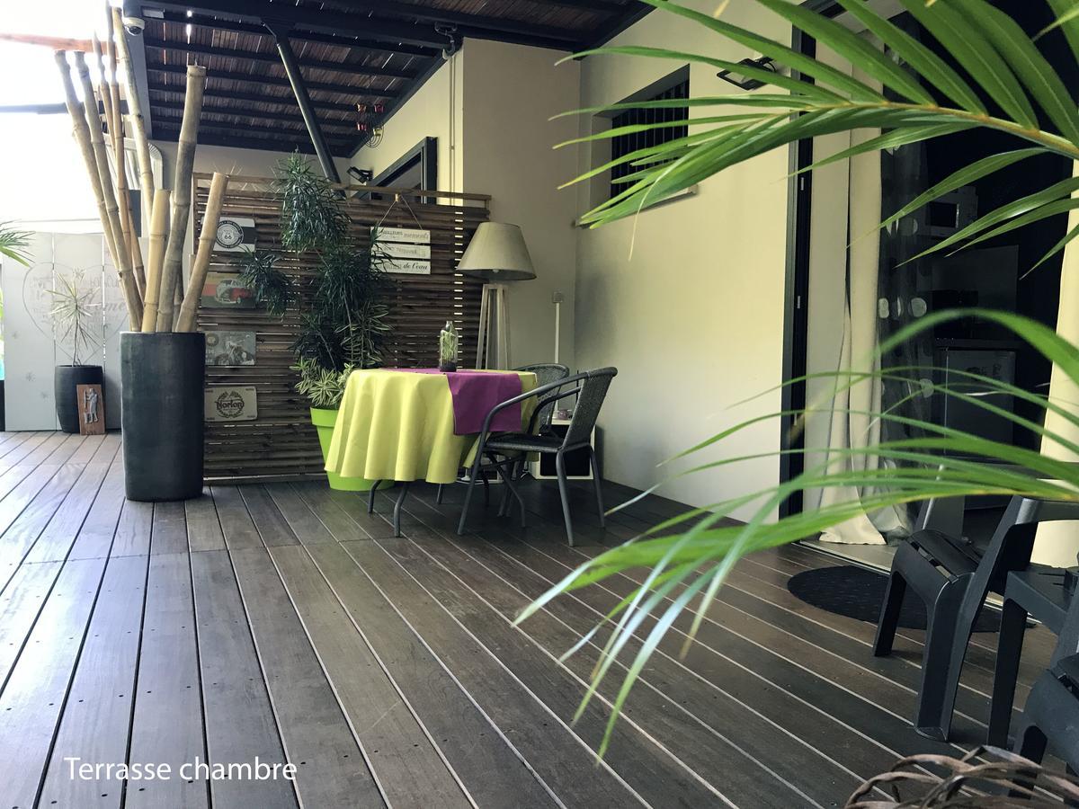 Le Lambablanc Bed and Breakfast Bras-Panon Exterior foto