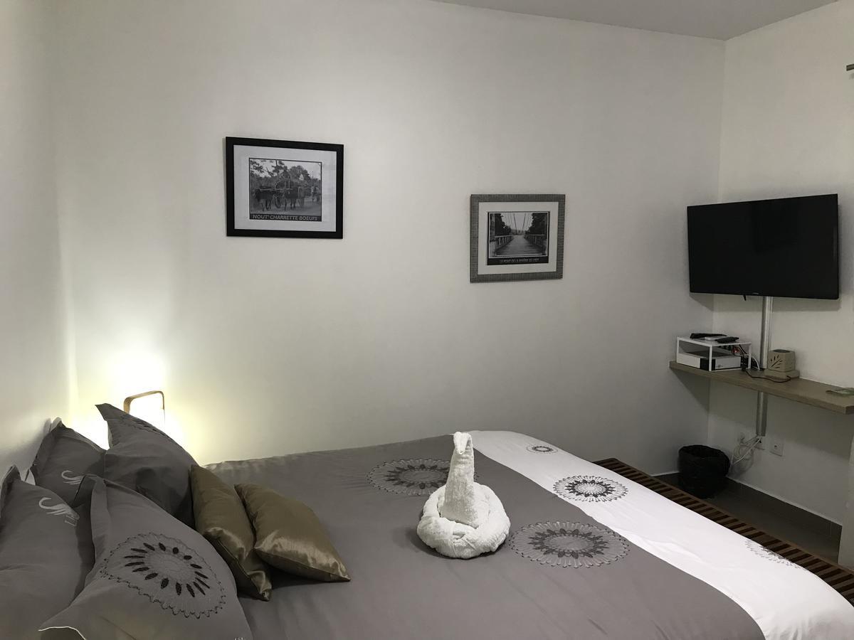 Le Lambablanc Bed and Breakfast Bras-Panon Exterior foto
