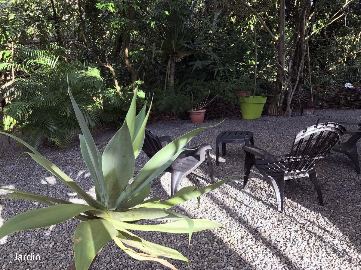 Le Lambablanc Bed and Breakfast Bras-Panon Exterior foto