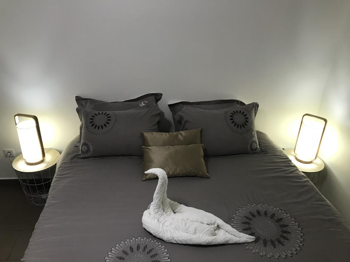 Le Lambablanc Bed and Breakfast Bras-Panon Exterior foto